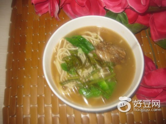 排骨香椿油菜面