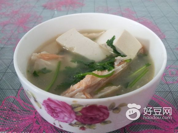 三文鱼骨豆腐汤