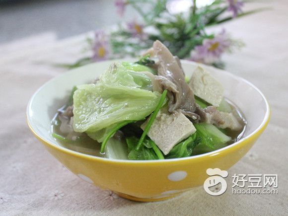 白菜豆腐炖蘑菇