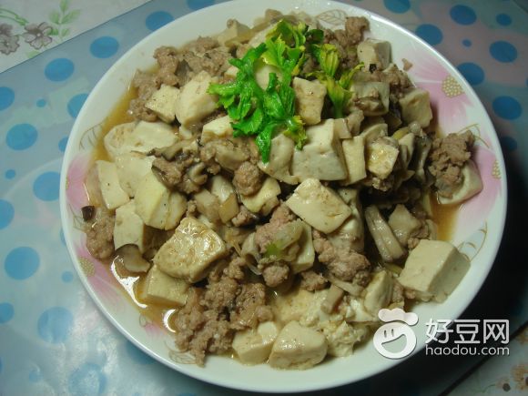 香菇肉末扒豆腐