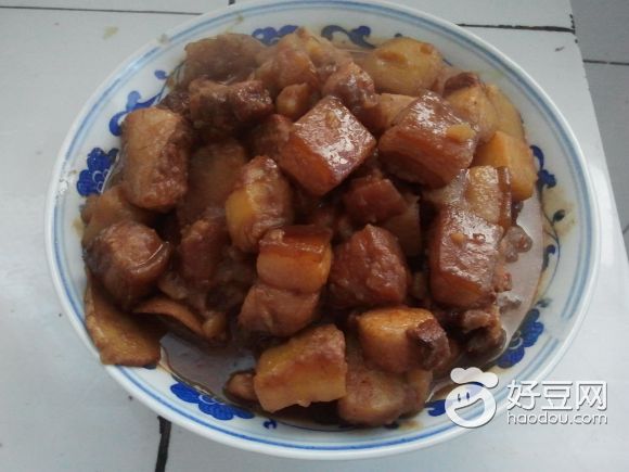 红烧肉炖土豆