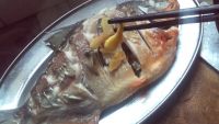 蒜香油浇鳊鱼
