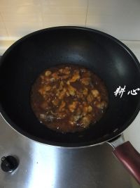 鸡肉蘑菇味番茄酱意粉