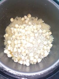桃胶薏米养颜粥