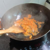 红萝卜烧瘦腊肉
