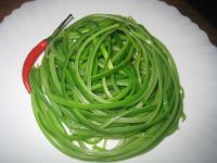凉拌手撕蒜苔