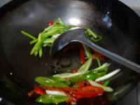 青蒜炒豆饼