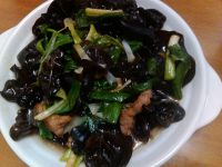 木耳大蒜炒肉