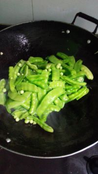 咸肉炒荷兰豆