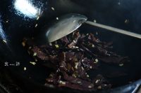 牛肉“泥鳅仔”