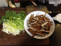 蒜苗辣炒酱香干