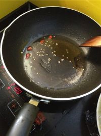 蒜苗辣炒酱香干
