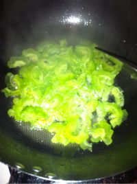 苦瓜炒蛋