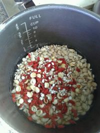扁豆薏米龙骨汤