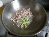 尖椒肉丝炒土豆条