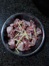 豌豆蒸排骨