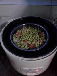 豌豆蒸排骨