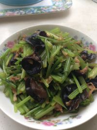 肉丝木耳炒芹菜