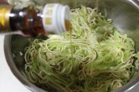 青笋拌豆皮