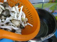肉片炒平菇