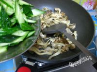 肉片炒平菇