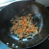 大葱胡萝卜炒肉