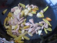 榨菜里脊炒包菜