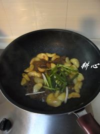 菱角米炒肉片