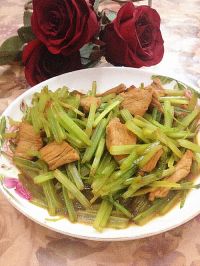 芹菜炒瘦肉