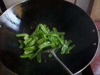 荷兰豆炒牛肉