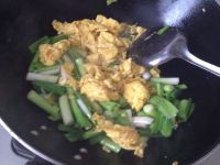 蒜苗炒鸡蛋