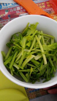 香干牛肚炒芹菜