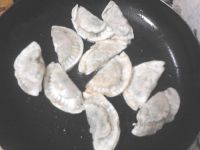 煎萝卜韭菜饺子