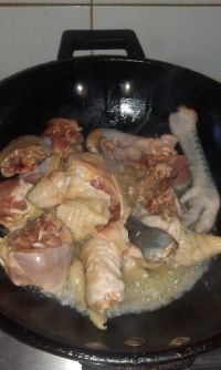 小鸡炖蘑菇