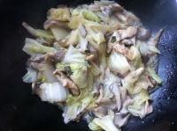 鸡腿菇白菜炒肉