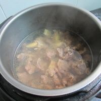 回锅牛腩