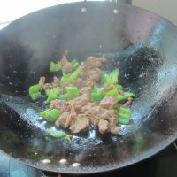 回锅牛腩