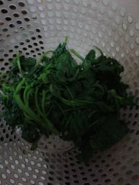 菠菜炒腊皮