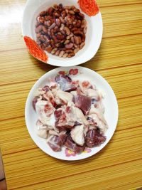 腰豆卤猪肘子