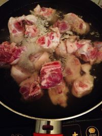 腰豆卤猪肘子