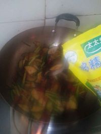 番茄酱炒小瓜蒜苔