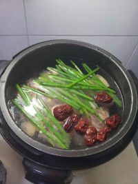 木耳炖鸡