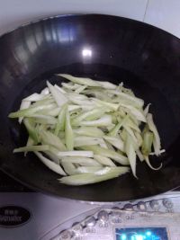西芹炒肉片
