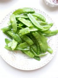 麻辣肠炒荷兰豆