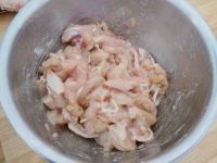 口蘑炒鸡腿肉