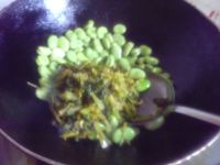 雪菜炒蚕豆
