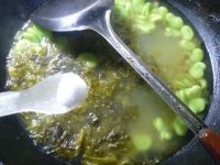 蚕豆酸菜粉丝汤