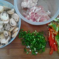肉丝草菇
