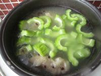 猪骨黄豆苦瓜汤