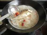 苹果红枣鲫鱼汤